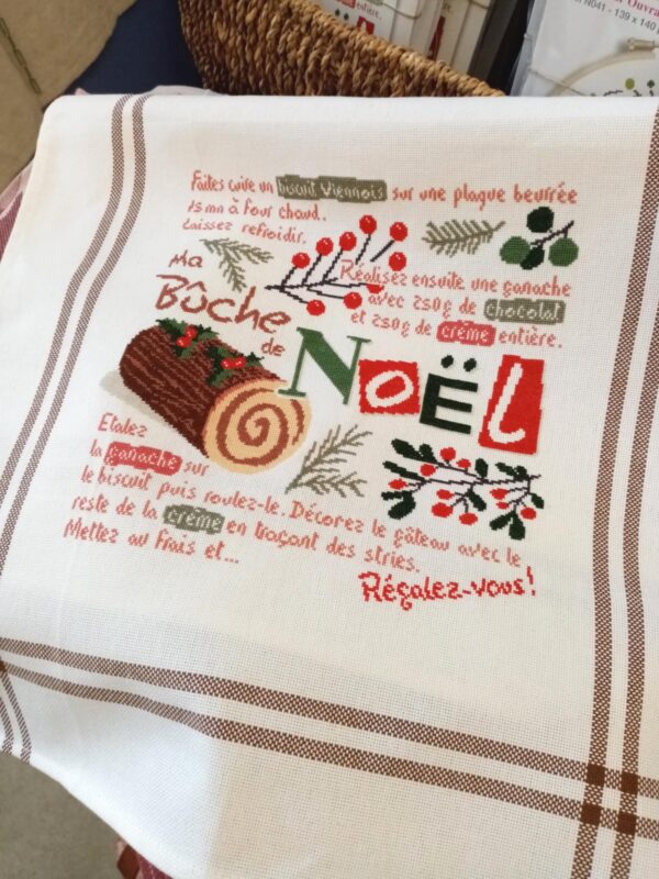 KIT-''Ma-Bûche-de-Noël'' de Lilipoints-Torchon ISA Graziano à liserés marron